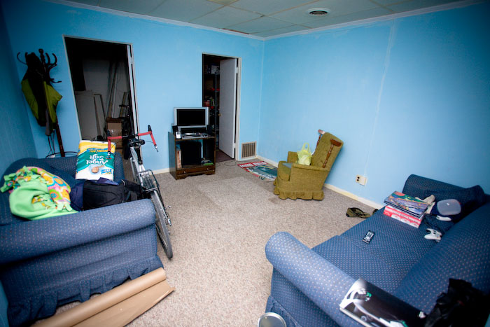 This is where you will come veg out and watch skatevideos. 