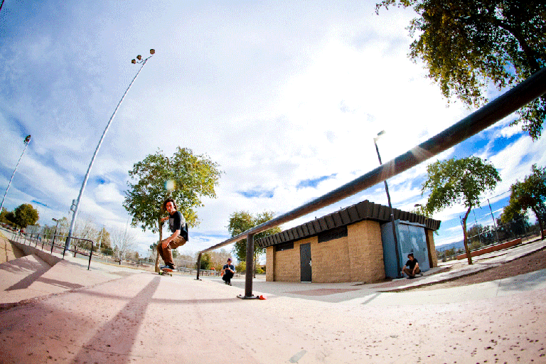 AlexMeyerBsFeebleKickflip