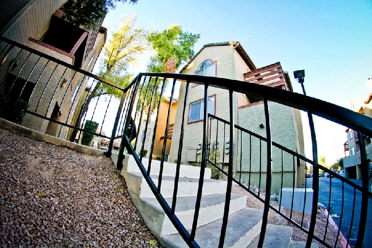 FrankieVillaNollieFsBoardAptRail