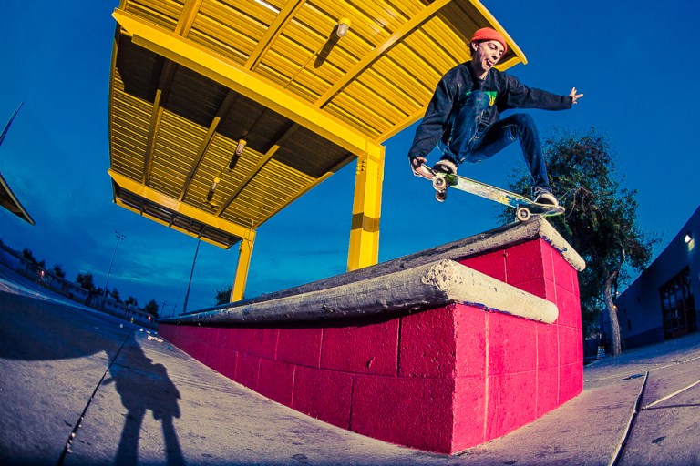 EthanRhoadsCrookTailgrabRedDropLedge_AndyWissman-4666